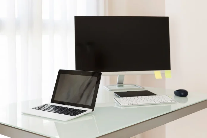 Laptop vs Desktop: Memilih yang Tepat untuk Kebutuhan Anda